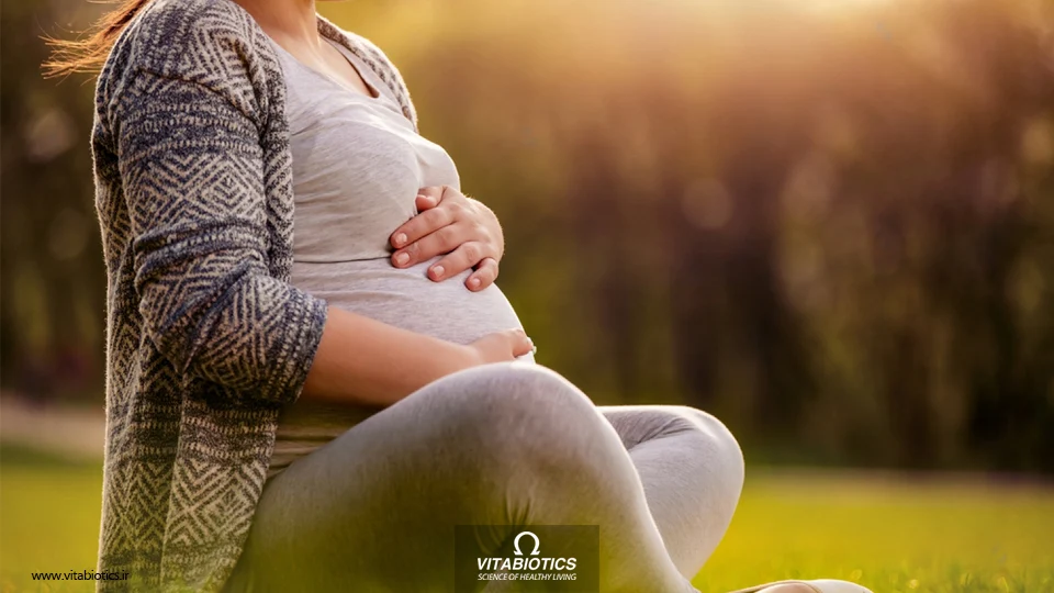 نقش ویتامین دی در دوران بارداری در حفظ سلامت جفت که در تامین مواد مغذی حیاتی جنین بسیار حائز اهمیت است، نقش مهمی دارد و همچنین این ویتامین منجر به حمایت از سلامت استخوان ها در مادر و رشد کودک نیز می شود. این مطالعه نشان داده است که سلول های سیستم ایمنی حاضر در جفت به ویتامین D موجود در خون پاسخ داده و کمبود این ویتامین منجر به اختلال در عملکرد جفت می شود.